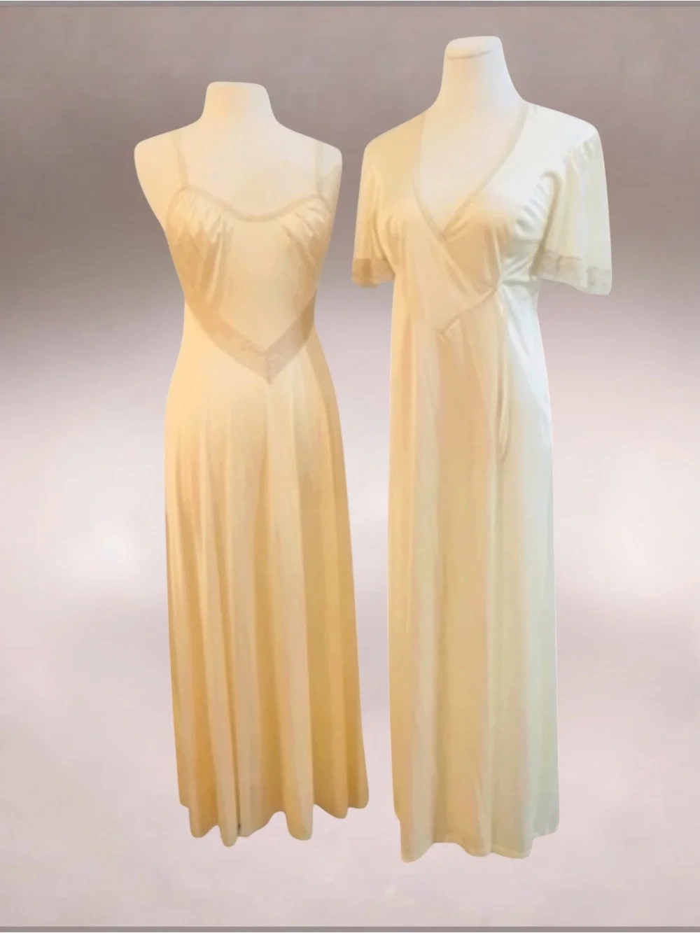 VANITY FAIR VINTAGE IVORY NIGHTGOWN SET SIZE SMALL